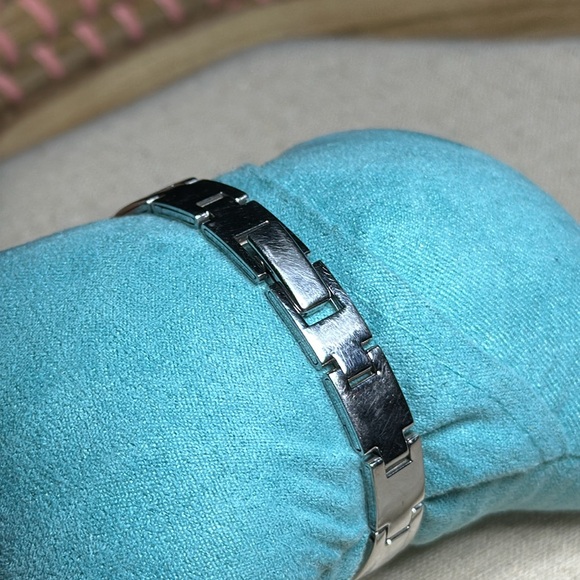 Citizen Women’s Stainless Steel Bangle Bracelet Silver Tone - AS IS No Battery - Picture 4 of 9